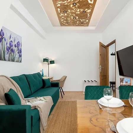 Komfortowy Z Klimatyzacja By Renters شقة